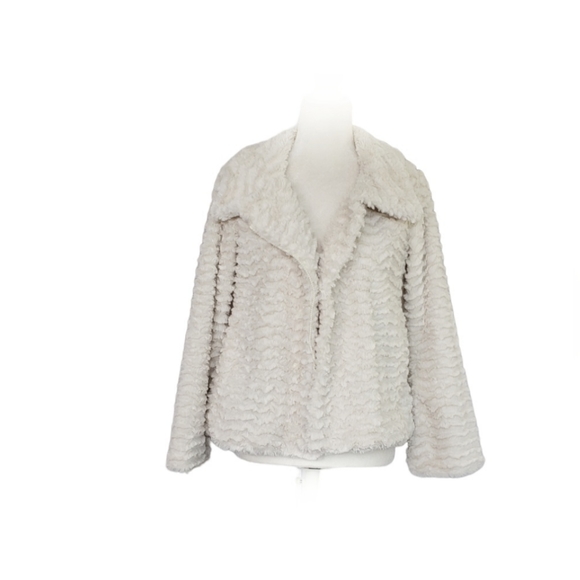 COPY - 🎉HP🎉Patagonia Pelage Fleece Jacket in Raw Linen - Picture 5 of 14